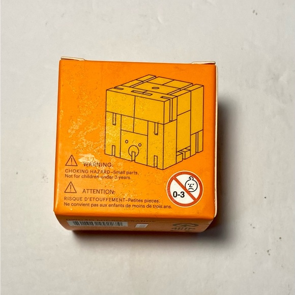 NIB Areaware Cubebot Micro (Orange) NEW IN BOX with Insert Made Of Wood/… - Picture 3 of 9